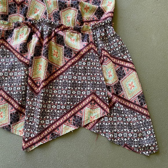 Buckle Daytrip Bohemian Babydoll Paisley Cami Tank Top - Picture 7 of 13